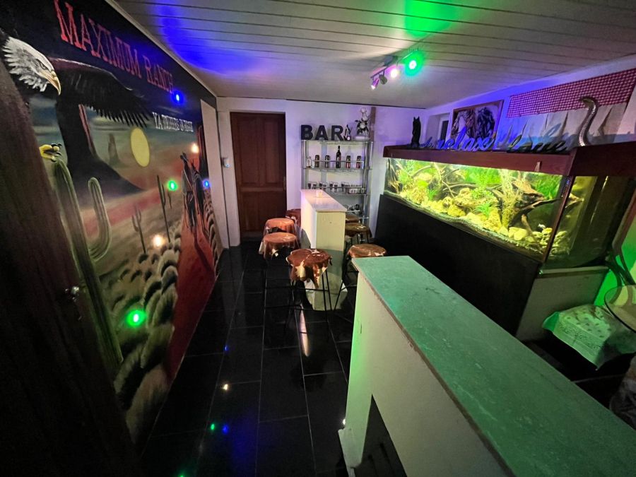 bar